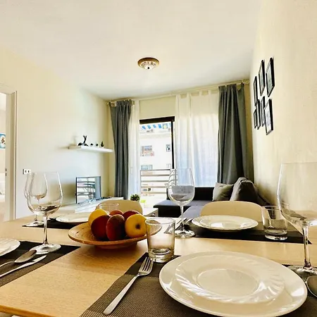 Seguro El Sol 411 * Puerto de Santiago